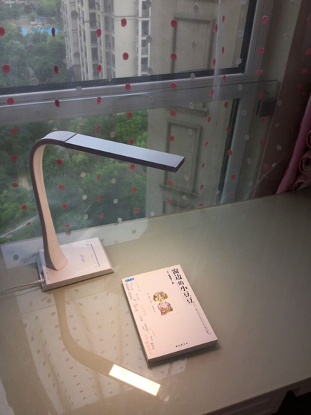 觸摸滑動調(diào)光臺燈
