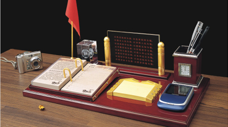 《多功能高級(jí)商務(wù)臺(tái)歷》之經(jīng)典歷、臺(tái)歷、擺件